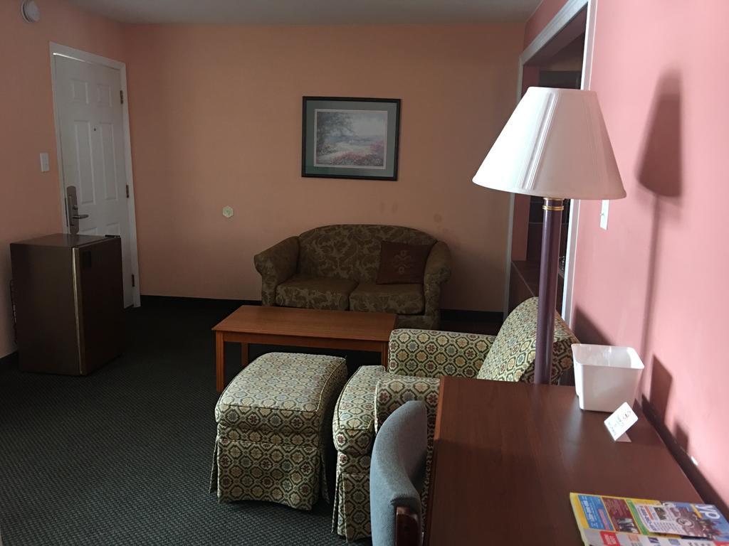 Maple Leaf Motel New Milford Экстерьер фото